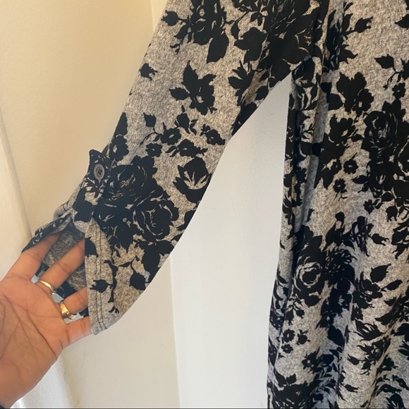 Gray and Black Floral Dress with pockets - Picture 2 of 4